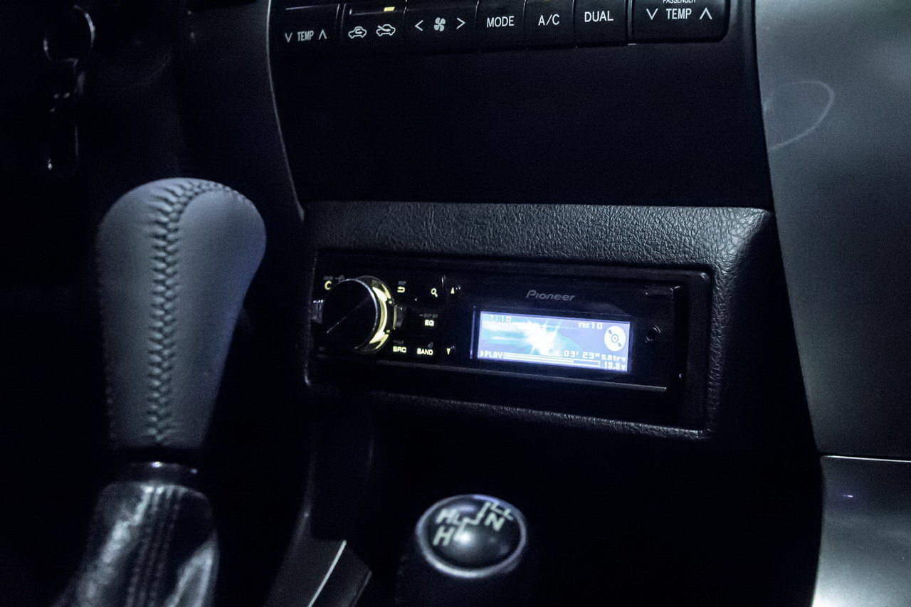 汽车音响系统中主机换装与加装的分析。